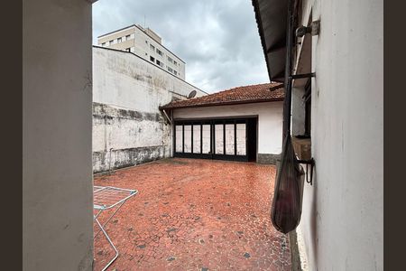 Casa à venda com 684m², 3 quartos e 6 vagas Casa à venda com 684m², 3 quartos e 6 vagasQuintal
