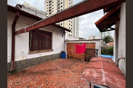 Casa à venda com 684m², 3 quartos e 6 vagas Casa à venda com 684m², 3 quartos e 6 vagasQuintal