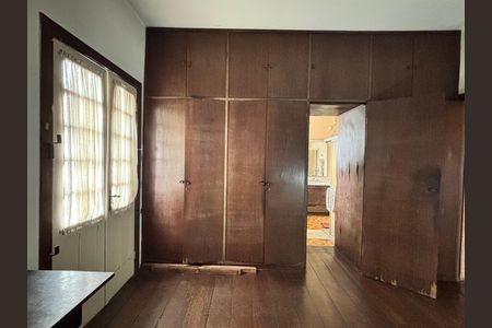 Casa à venda com 684m², 3 quartos e 6 vagas Casa à venda com 684m², 3 quartos e 6 vagasSuíte 02
