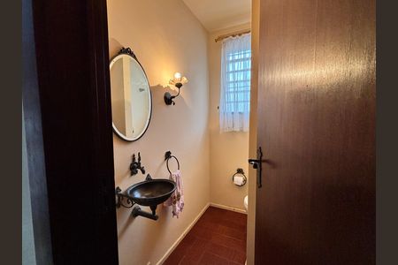 Casa à venda com 684m², 3 quartos e 6 vagas Casa à venda com 684m², 3 quartos e 6 vagasLavabo