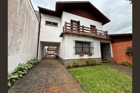 Casa à venda com 684m², 3 quartos e 6 vagas Casa à venda com 684m², 3 quartos e 6 vagasEntrada
