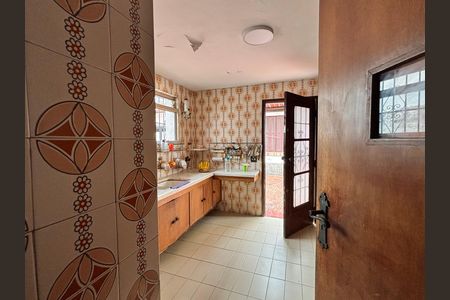 Casa à venda com 684m², 3 quartos e 6 vagas Casa à venda com 684m², 3 quartos e 6 vagasCozinha