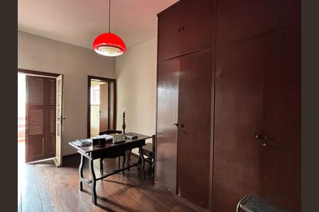 Casa à venda com 684m², 3 quartos e 6 vagas Casa à venda com 684m², 3 quartos e 6 vagasSuíte 03