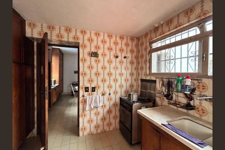 Casa à venda com 684m², 3 quartos e 6 vagas Casa à venda com 684m², 3 quartos e 6 vagasCozinha