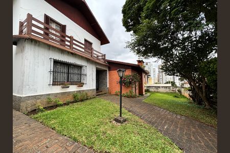 Casa à venda com 684m², 3 quartos e 6 vagas Casa à venda com 684m², 3 quartos e 6 vagasJardim