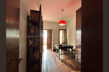 Casa à venda com 684m², 3 quartos e 6 vagas Casa à venda com 684m², 3 quartos e 6 vagasSuíte 03