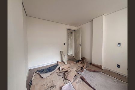 Quarto de apartamento à venda com 2 quartos, 63290m² em Lourdes, Belo Horizonte