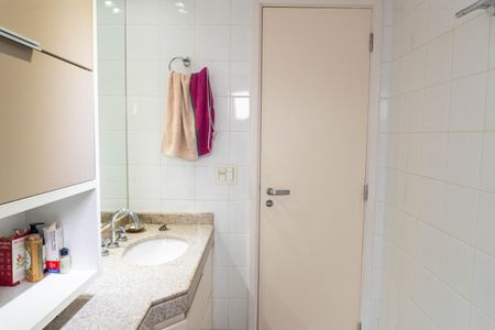 Apartamento à venda com 142m², 4 quartos e 3 vagasBanheiro da Suíte