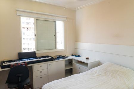 Apartamento à venda com 142m², 4 quartos e 3 vagasQuarto 2