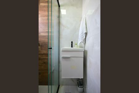 Casa à venda com 125m², 3 quartos e 2 vagasBanheiro Suíte 2