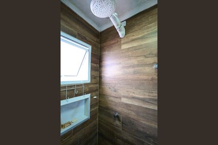 Casa à venda com 125m², 3 quartos e 2 vagasChuveiro do Banheiro da Suíte 2