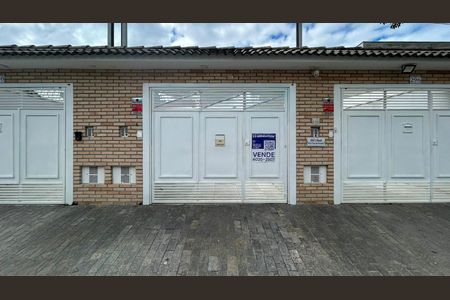 Casa à venda com 130m², 3 quartos e 2 vagasFachada