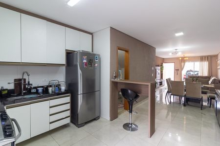 Casa à venda com 130m², 3 quartos e 2 vagasCozinha