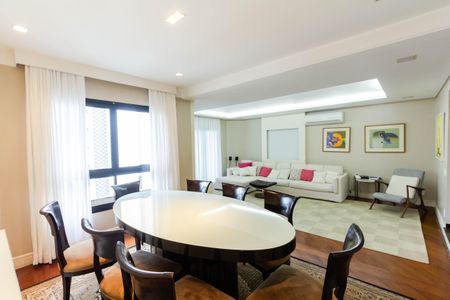 Apartamento para alugar com 158m², 3 quartos e 2 vagasSala