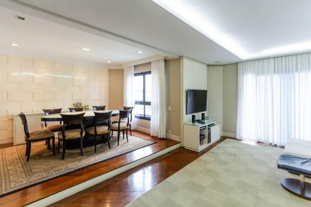 Apartamento para alugar com 158m², 3 quartos e 2 vagasSala