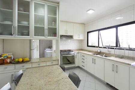 Cozinha de apartamento à venda com 3 quartos, 158m² em Vila Olímpia, São Paulo