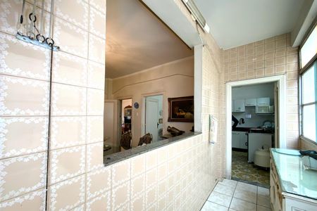 Apartamento à venda com 130m², 3 quartos e sem vagaÁrea de Serviço