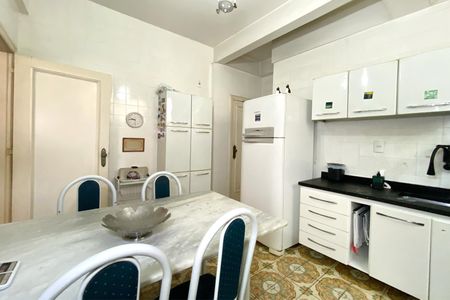 Apartamento à venda com 130m², 3 quartos e sem vagaCozinha