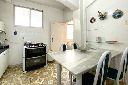 Apartamento à venda com 130m², 3 quartos e sem vagaCozinha