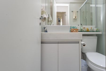 Apartamento à venda com 65m², 2 quartos e 1 vaga Apartamento à venda com 65m², 2 quartos e 1 vagaBanheiro Social