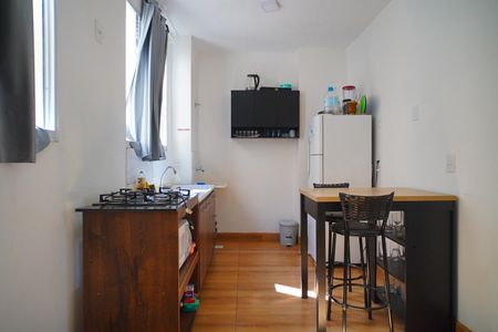 Cozinha  de apartamento para alugar com 2 quartos, 40m² em Santa Fé, Porto Alegre