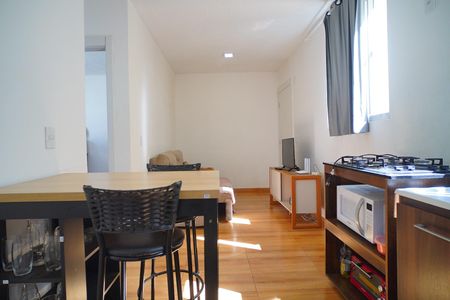 Cozinha  de apartamento para alugar com 2 quartos, 40m² em Santa Fé, Porto Alegre