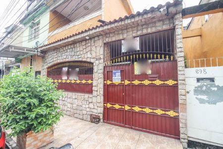 Casa para alugar com 225m², 3 quartos e 2 vagasFachada