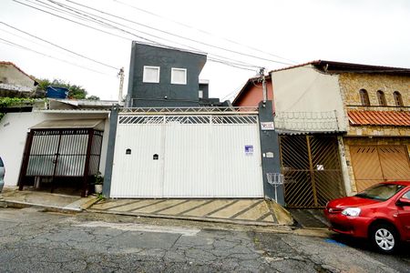 Casa para alugar com 75m², 2 quartos e 2 vagas Casa para alugar com 75m², 2 quartos e 2 vagasFachada
