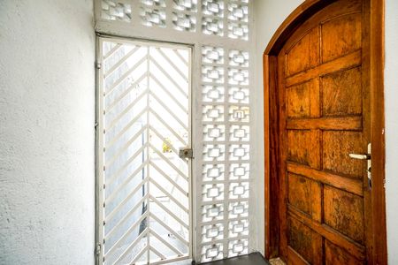 Casa para alugar com 75m², 2 quartos e 2 vagas Casa para alugar com 75m², 2 quartos e 2 vagasEntrada