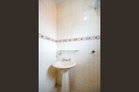 Casa para alugar com 75m², 2 quartos e 2 vagas Casa para alugar com 75m², 2 quartos e 2 vagasBanheiro