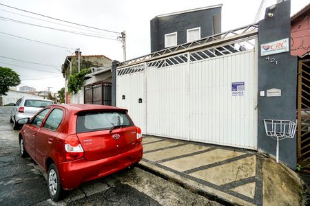 Casa para alugar com 75m², 2 quartos e 2 vagas Casa para alugar com 75m², 2 quartos e 2 vagasFachada