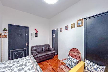 Apartamento à venda com 58m², 1 quarto e sem vagaSala