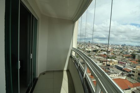 Sacada de apartamento para alugar com 3 quartos, 96m² em Brasil, Uberlândia