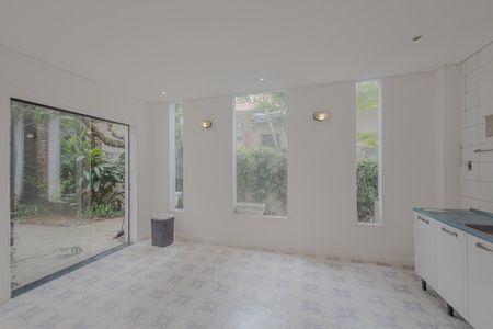 Casa à venda com 150m², 2 quartos e 1 vaga Casa à venda com 150m², 2 quartos e 1 vagaCozinha