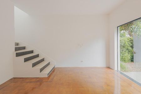 Casa à venda com 150m², 2 quartos e 1 vaga Casa à venda com 150m², 2 quartos e 1 vagaSala