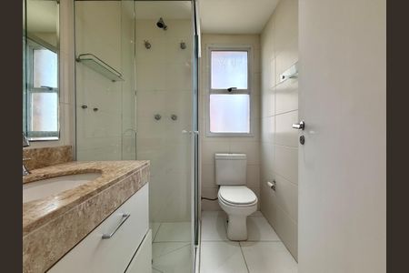 Apartamento para alugar com 105m², 3 quartos e 2 vagasBanheiro Social 