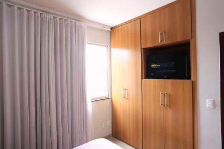 Apartamento à venda com 80m², 3 quartos e 2 vagasQuarto