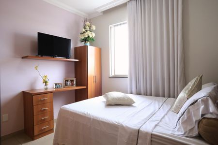 Apartamento à venda com 80m², 3 quartos e 2 vagasQuarto 1