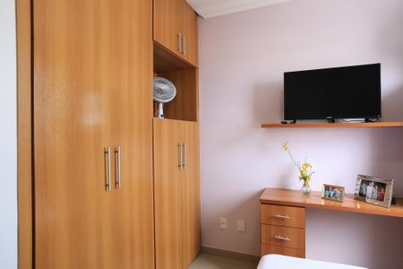 Apartamento à venda com 80m², 3 quartos e 2 vagasQuarto 1