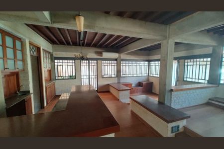 Casa à venda com 3 quartos, 260m² em Jardim Paulistano, São Paulo