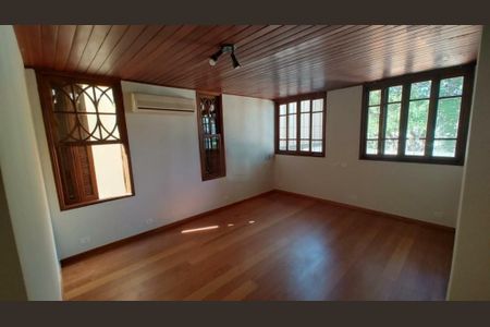 Casa à venda com 3 quartos, 260m² em Jardim Paulistano, São Paulo