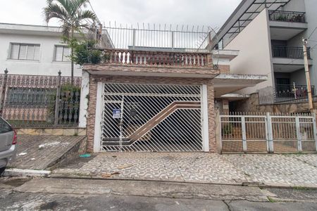 Casa para alugar com 169m², 3 quartos e 2 vagas Casa para alugar com 169m², 3 quartos e 2 vagasFachada