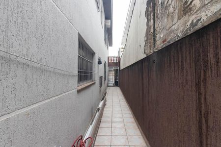 Casa para alugar com 169m², 3 quartos e 2 vagas Casa para alugar com 169m², 3 quartos e 2 vagasCorredor externo