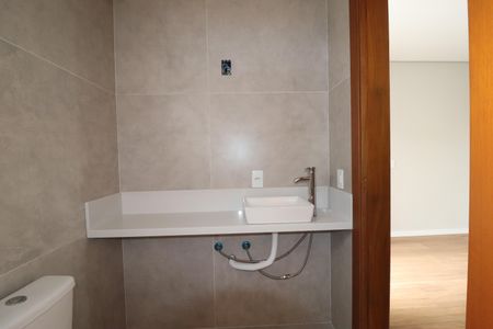 Casa à venda com 156m², 3 quartos e 2 vagasBanheiro Quarto 2 suíte