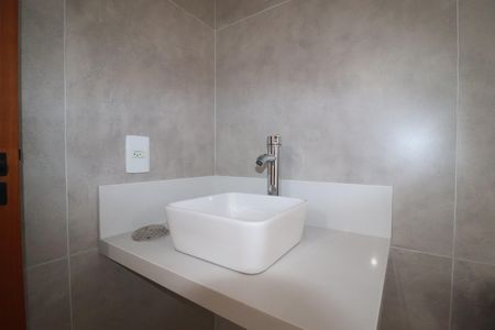 Casa à venda com 156m², 3 quartos e 2 vagasBanheiro Quarto 1 suíte