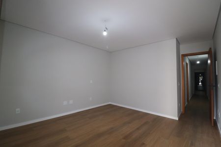 Casa à venda com 156m², 3 quartos e 2 vagasQuarto 1 suíte