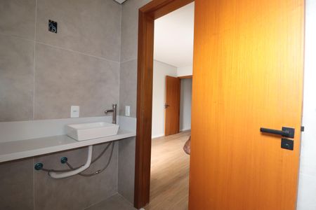 Casa à venda com 156m², 3 quartos e 2 vagasBanheiro Quarto 2 suíte