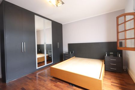 Casa à venda com 163m², 2 quartos e 2 vagasSuíte