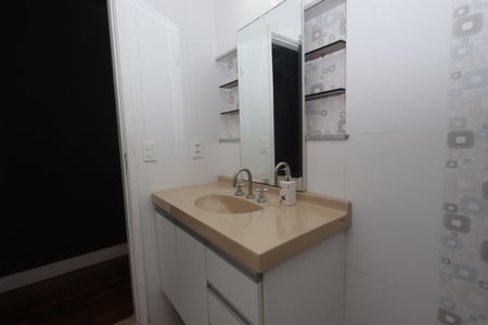 Casa à venda com 163m², 2 quartos e 2 vagasBanheiro Social