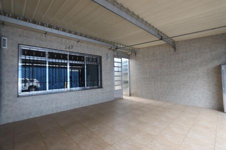 Casa à venda com 163m², 2 quartos e 2 vagasGaragem